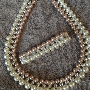 Necklace and bracelet set